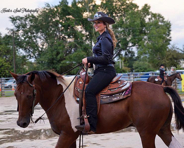 How to Get Ready for a Rodeo Queen Competition: 8 Steps
